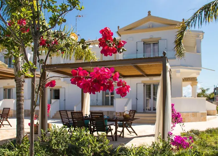 τhalasso Palace Homes Дом отдыха Petriti (Corfu)