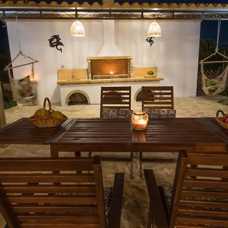 بيت للعطل τhalasso Palace Homes Petrití