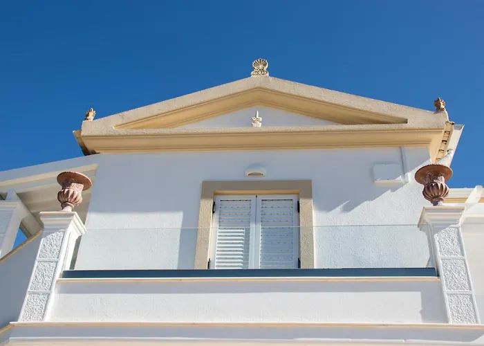 τhalasso Palace Homes * Petrití
