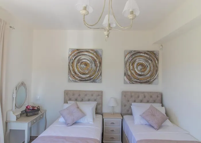 τhalasso Palace Homes